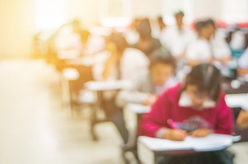 中学受験の家庭教師プロランキング【サピックス併用OK】 72 塾で勉強する生徒たち